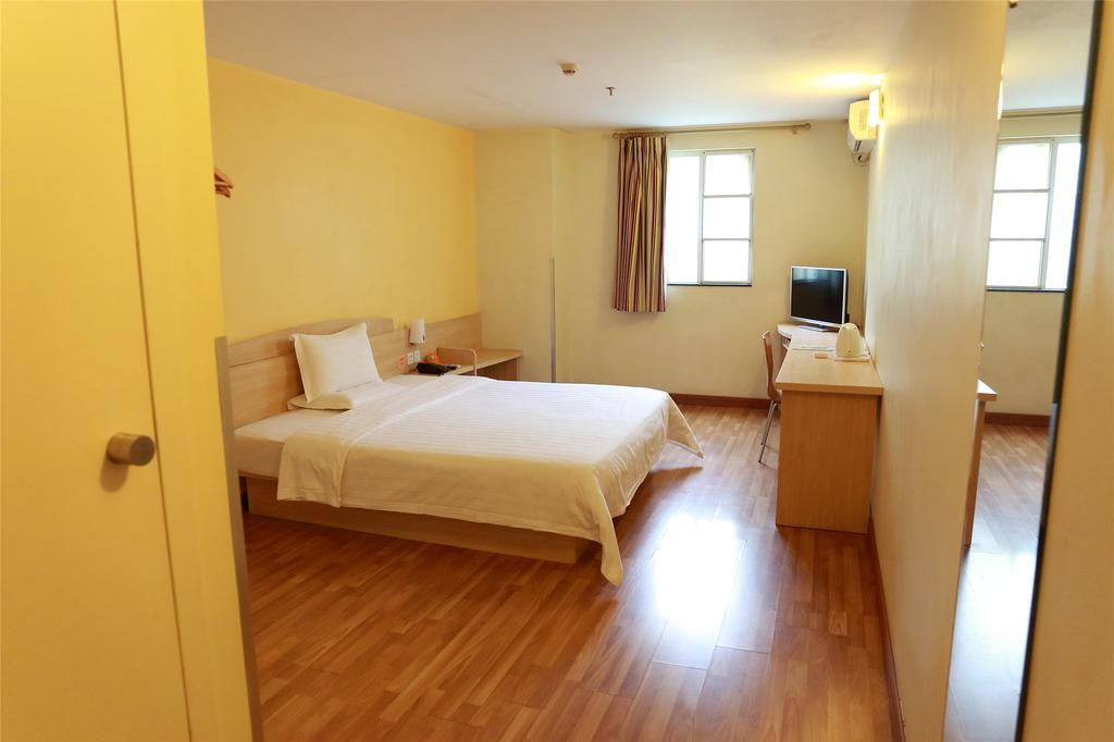 7Days Inn Guilin Railway Station Стая снимка