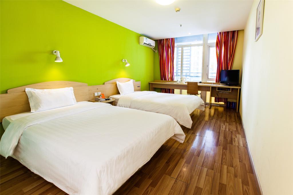 7Days Inn Guilin Railway Station Стая снимка