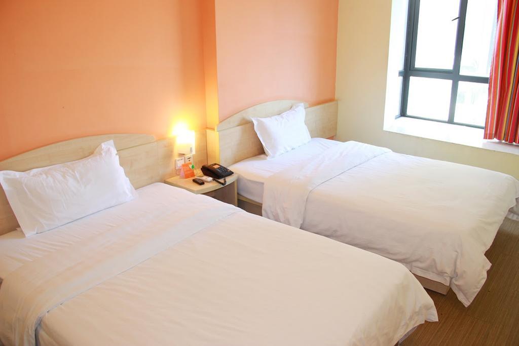 7Days Inn Guilin Railway Station Екстериор снимка